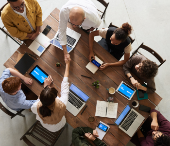 bsuiness people in a meeting
